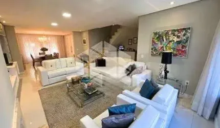 Vende casa 4 d0rmitorios suíte Ipanema