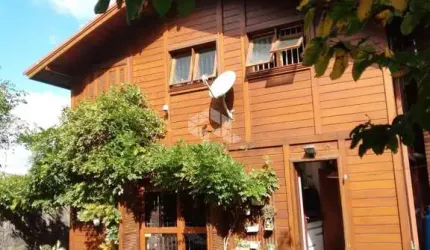 Casa com quiosque no Colina Sorriso