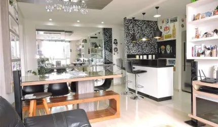 Apartamento semimobiliado com 2 dormitórios sendo um suíte e 2 vagas no Sanvitto