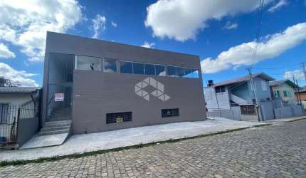 Pavilhão a venda com 2 andares e 300 m² privativos, Bairro Sagrada Familia.