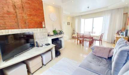 Casa em terreno 11x40 com Piscina, Pátio, 4 dormitórios