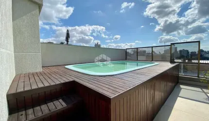 Cobertura 03 dormitórios e 02 vagas com 220m² no bairro Medianeira em Poa.