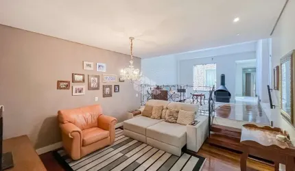 Apartamento de 04 dormitórios e 04 vags com 186m² no bairro Bom Fim