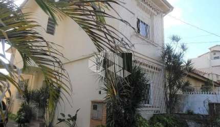 Crédito Real vende sobrado com pátio 3 dormitórios