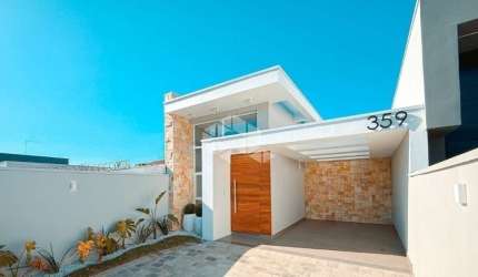 Casa térrea de 3 quartos 1 suíte 2 vagas, região nobre da Cidade
