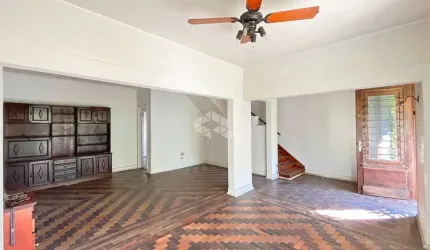 Casa a venda no coração de Petrópolis