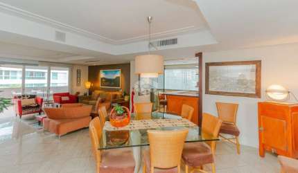 Apartamento À venda com 03 dormitório/Suítes no Bairro Petrópolis em Porto Alegre/RS