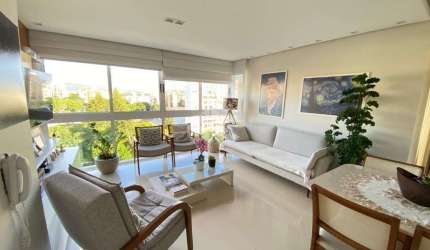 Apartamento com 2 dormitórios à venda em Petrópolis, Porto Alegre.