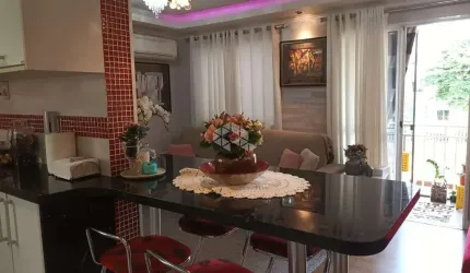 Apartamento de 2 dormitórios mobiliado