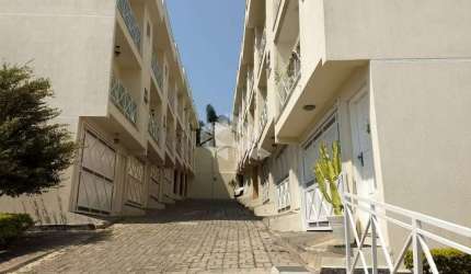Sobrado à Venda, 3 Dorm.(s), 3 Vaga(s), Chácara Seis de Outubro.
