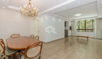 Lindo e amplo apartamento de 3 quartos com 108m²,  2 vagas de garagem, bairro Cristo Redentor , muito bem localizado próximo a  todo o comercio local