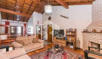 Casa 3 Dormitórios / 1 Suíte / Santa Fé / Porto Alegre
