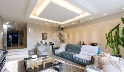 Casa 714m², mobiliada com 6 dormitórios no Menino Deus - Porto Alegre