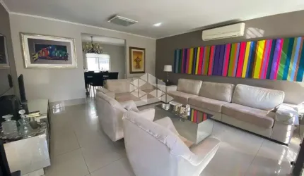 Casa 231m² com 4 quartos e piscina - Jr Itu em Porto Alegre
