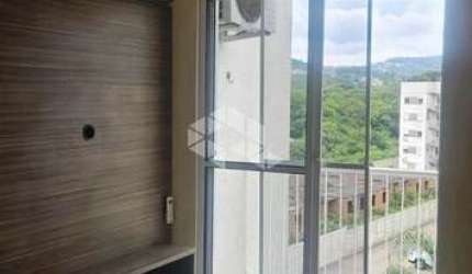 Apartamento 2 dormitórios com box impecável! Entrar e Morar!