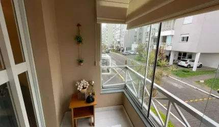 Lindo apartamento de 2 dormitórios, semimobiliado, Cond Plaza Cristal - Nonoai