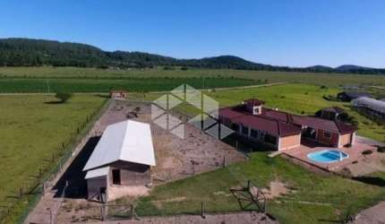 Fazenda/Sítio com 4 Quartos e 3 banheiros à Venda, 40.000m² , Bairro Lami