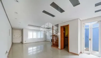 Casa 3 dormitórios com 2 vagas no Jardim Verde Ipanema