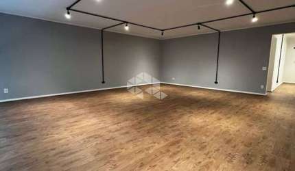 Apartamento à Venda 3 Quartos (1 suíte), 3 Banheiros e 1 Vaga de Garagem