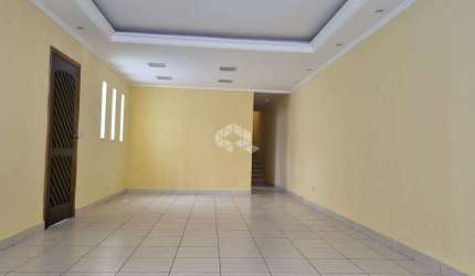 Sobrado à venda com 185m², 5 quartos e 2 vagas