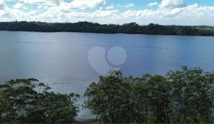 Terreno plano de 1008 m² em condomínio fechado - Região Parelheiros