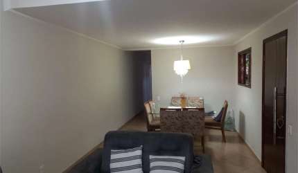 Casa com 03 quartos  sendo 01 suíte a venda Bairro Jardim Lallo