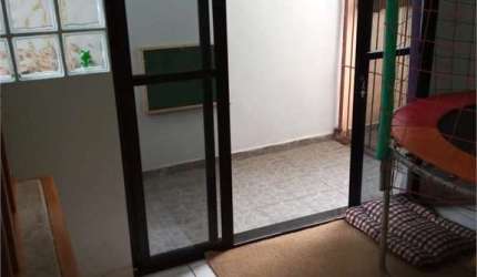 Sobrado com 2 casas á venda - Jd  Graúna.