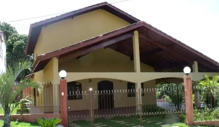 Casa á venda com 04 dormitórios  próximo do Solo Sagrado de Guarapiranga