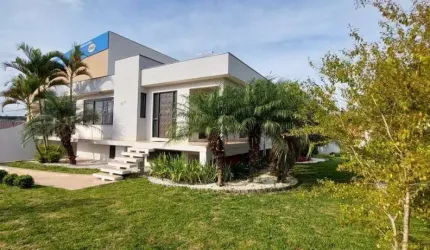Casa para Venda em Curitiba, Uberaba, 4 dormitórios, 1 suíte, 2 banheiros, 6 vagas