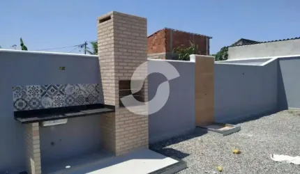 Casa de 2 quartos, 1 suíte e vaga em Itaipuaçu Maricá
