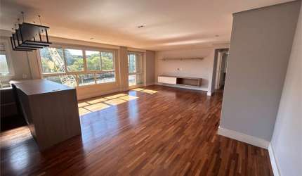 Excelente apartamento no Itaim