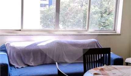 Apartamento de 95m2, 2 dormitórios, 1 vaga, salão de festas e área gourmet churrasqueira, no Paraíso