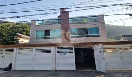 Casa de vila com 3 quartos à venda em Marapé - SP