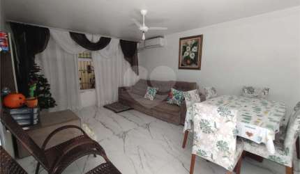 Casa com 3 quartos à venda em Vila Valença - SP