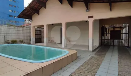 Casa térrea com 4 quartos à venda em Boqueirão - SP