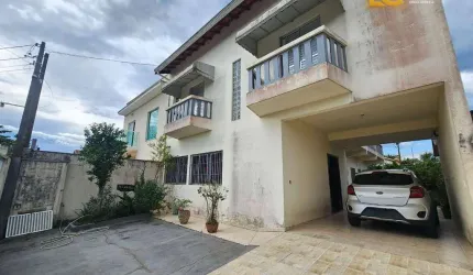 Sobrado com 6 Suítes a 500m da Praia em Peruíbe