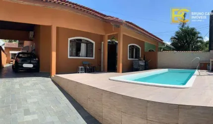 Casa Térrea com Piscina a 100 Metros da Praia