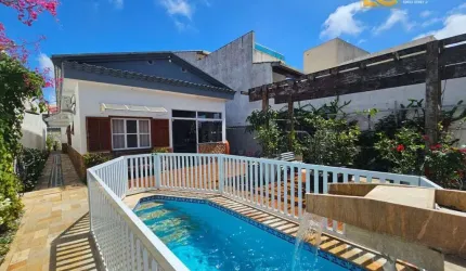 Casa Térrea com Piscina, 150m da praia - Centro   -Peruíbe/SP