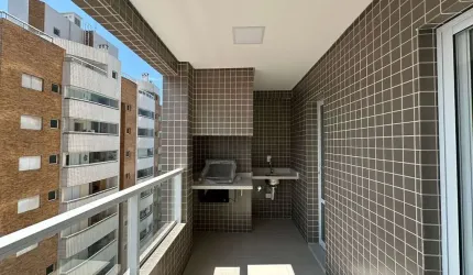 BELISSÍMO APARTAMENTO, À 50m DO MAR E LAZER COMPLETO
