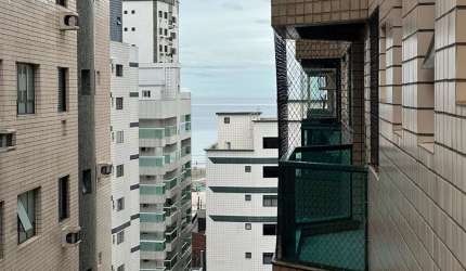 BELÍSSIMO APARTAMENTO, À 150m DO MAR