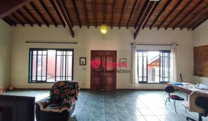 Casa Térrea em ótimo bairro aberto