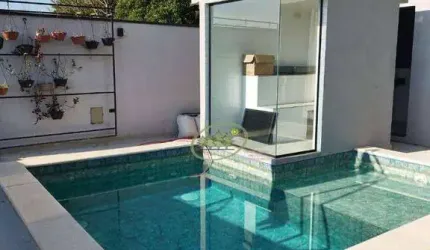 Linda Casa à Venda em Condomínio