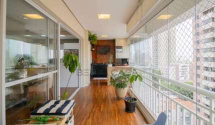 Apartamento de Alto Padrão à Venda na Mooca - 3 Suítes e Sacada Gourmet