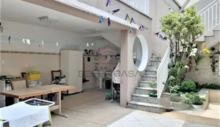 Sobrado com 4 Quartos e 6 banheiros à Venda, 255 m² por R$ 1.390.000