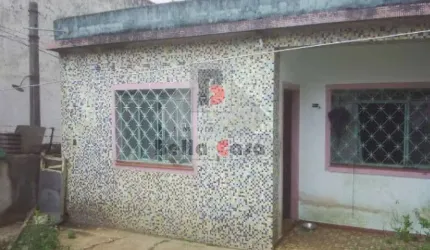 Terreno com casa antigas