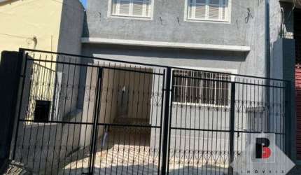 Terreno com 3 casas