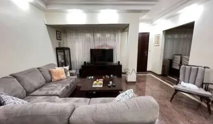 Sobrado à venda na Mooca com 4 dormitórios e 2 vagas de garagem