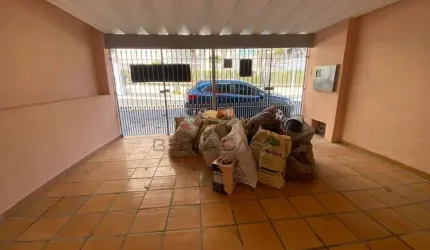 Casa Térrea   2 dormitórios    sala   cozinha    lavanderia  edícula   2  vagas