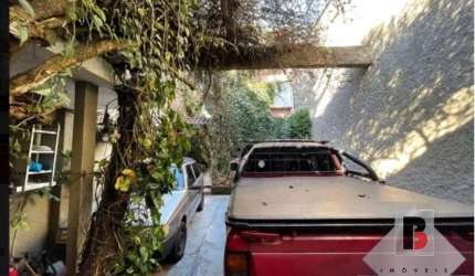 Sobrado na mooca a venda com quintal, espaço verde com área frutifera.