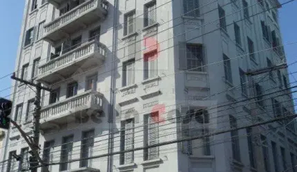 Apto clássico, vago, uso residencial ou comercial, 84m2, todo reformado